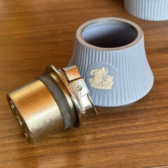 Wedgwood Light Blue Jasperware Table Lighter with White Relief - Picture 2 of 6